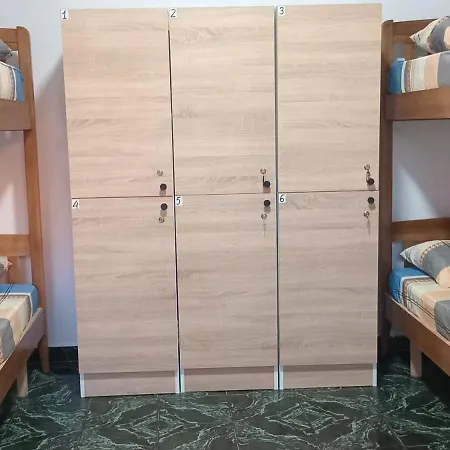 Hostel Topo Τίρανα