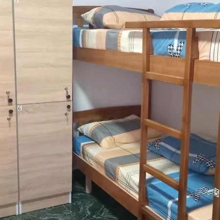 Hostel Topo
