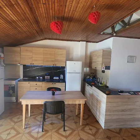 Topo * Tirana